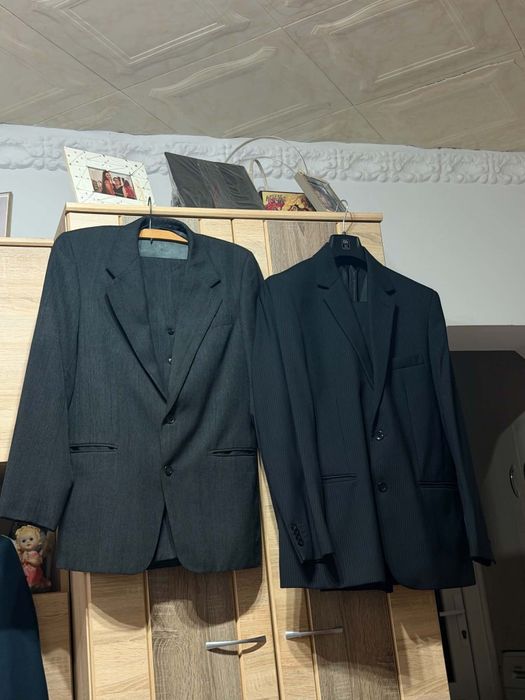 Vând costume la alegere