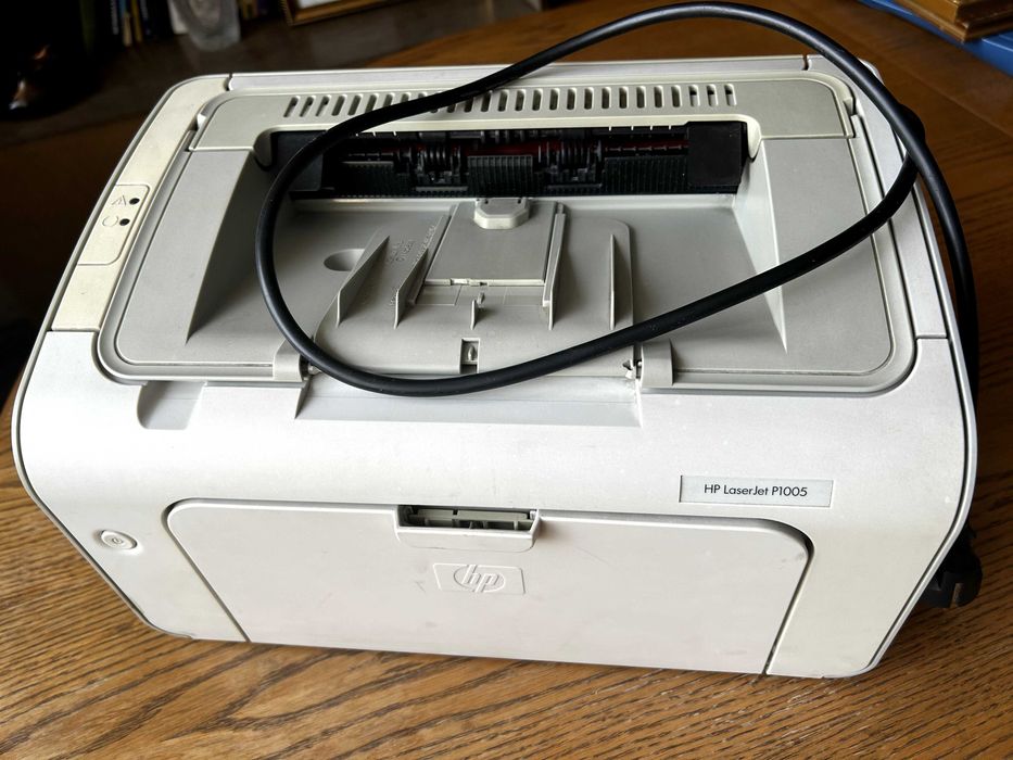 Продам принтер hp laserjet p1005