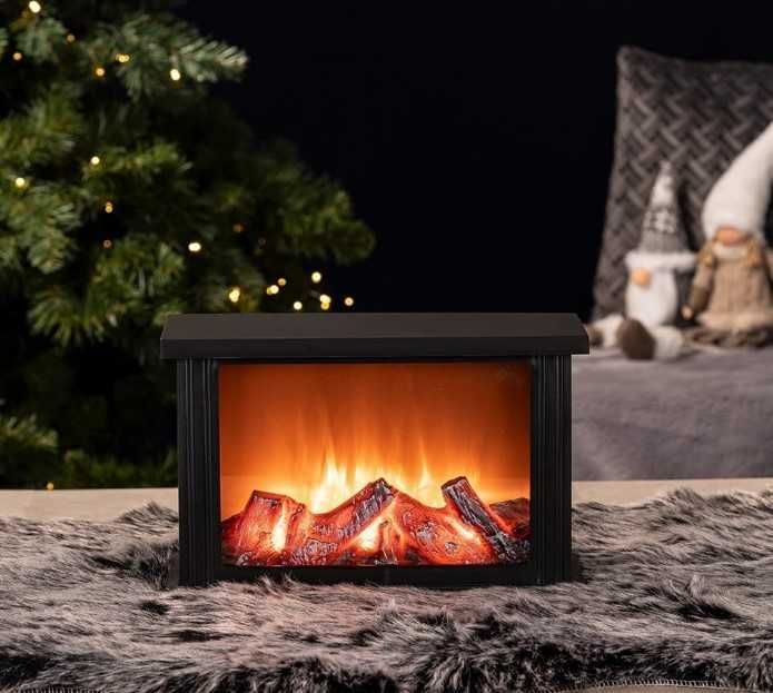 Уютна Декоративна камина подходяща за вграждане и коледна украса