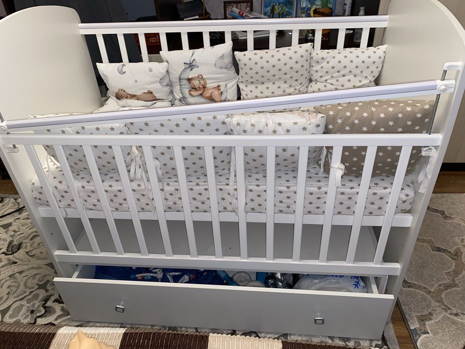 Детская кроватка