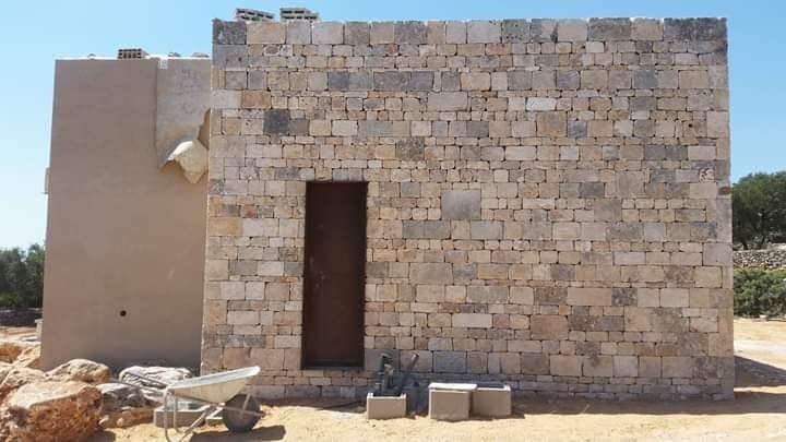 Fac ziduri piatră masivă