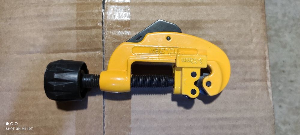 Продам труборез по металлу Tolsen, рабочий диапазон 3-32 мм.