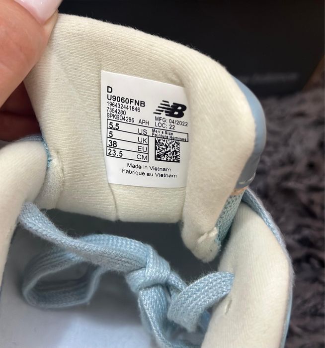 Adidasi new balance 9060