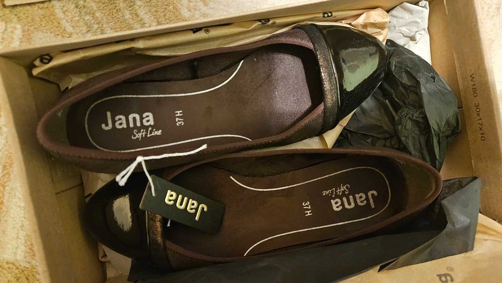 Обувки  нови  Jana