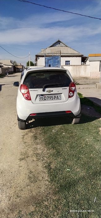 Holati yaxshi rangi oq