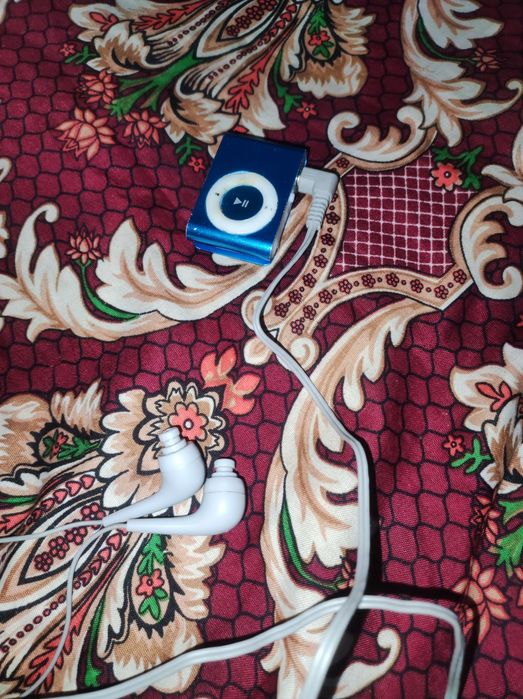 MP3 zaryadnigi yoʻq +boʻnusga naushnik