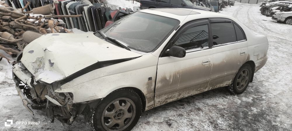 Тойота Карина е по запчастям