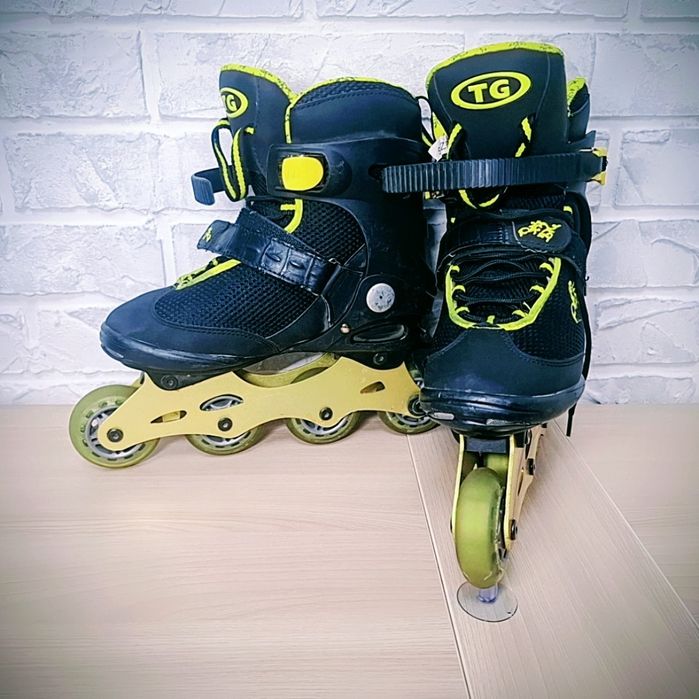 Роликовые коньки