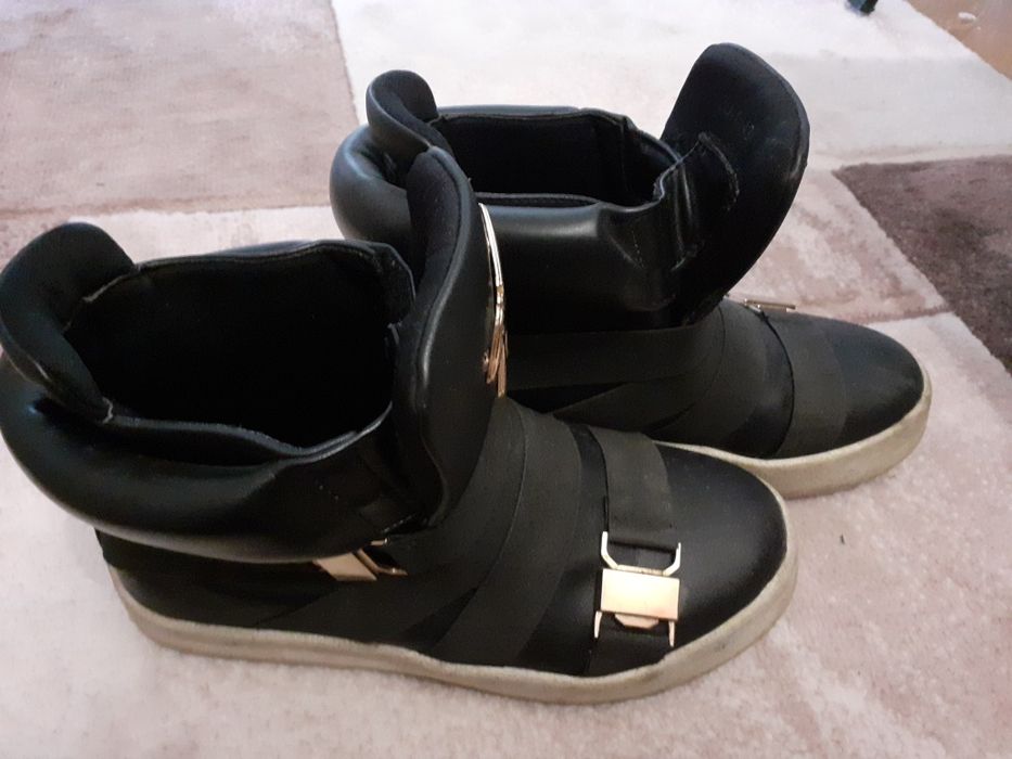 Дамски обувки-ежедневни