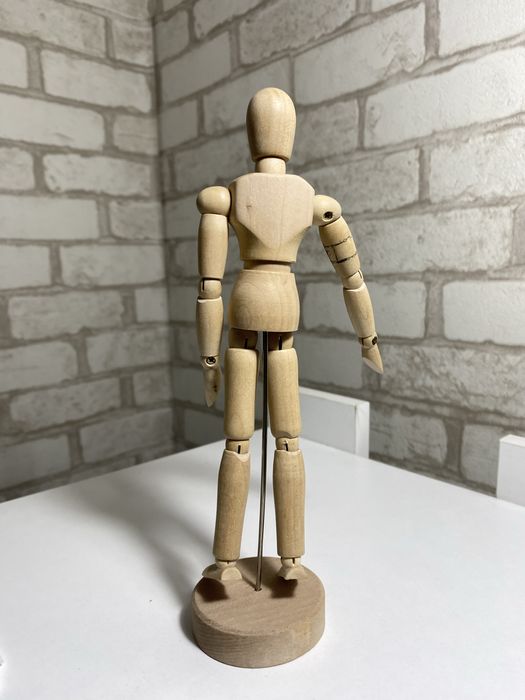 Продам деревянную фигурку человека