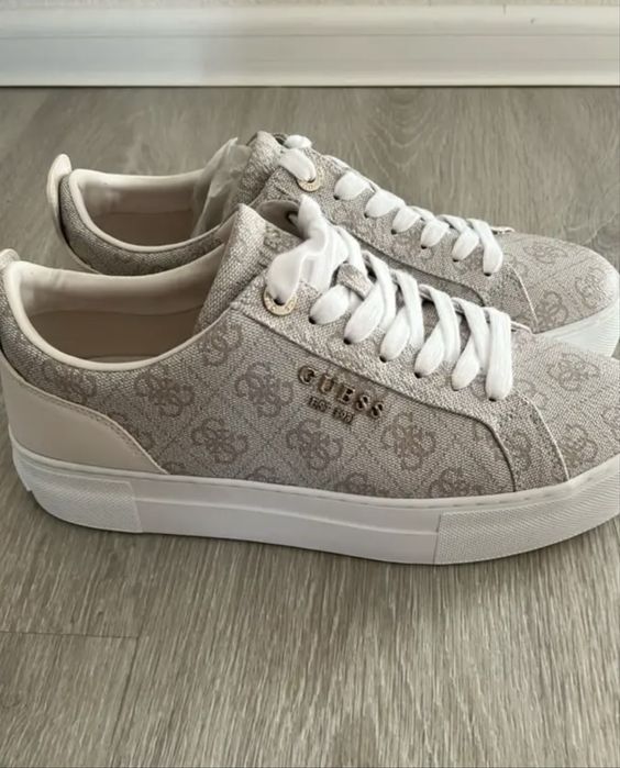 Продам кеды guess состояние новый