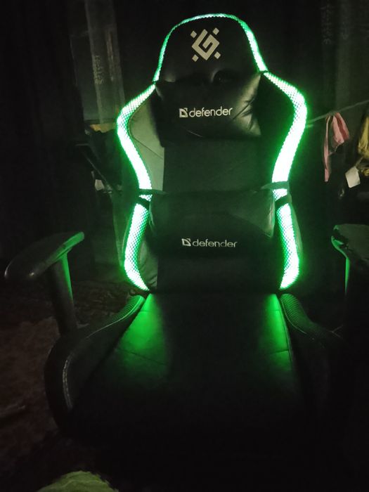 Продам игровое кресло