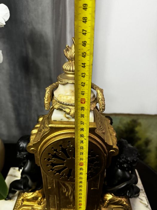 Ceas din marmura mecanic