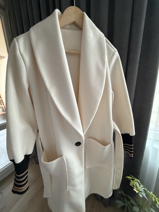 Преходни палта родходящи за сезона