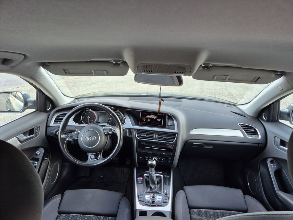 Audi A4 B8.5 Facelift 2.0 TDI 150 CP S line – Întreținută, stare foarte bună