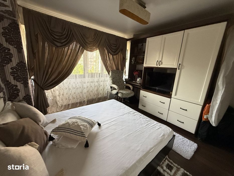 Apartament 4 camere, Micro 20