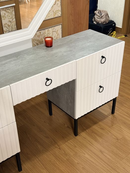 Туалетный столик б/у