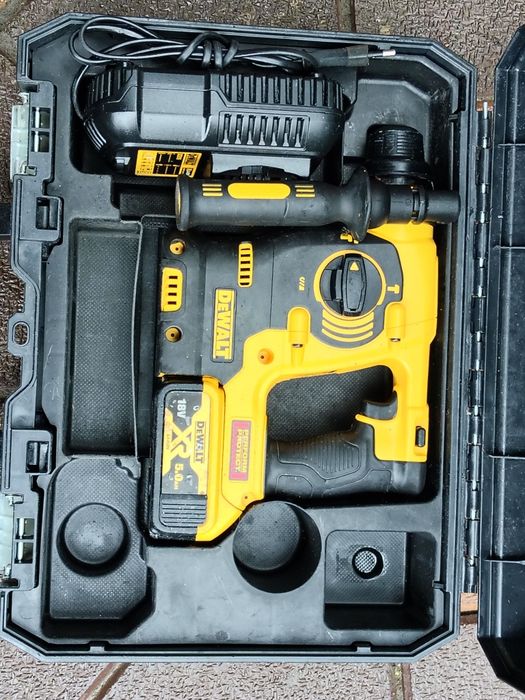 Rotopercutor DEWALT DCH  253 că și nou