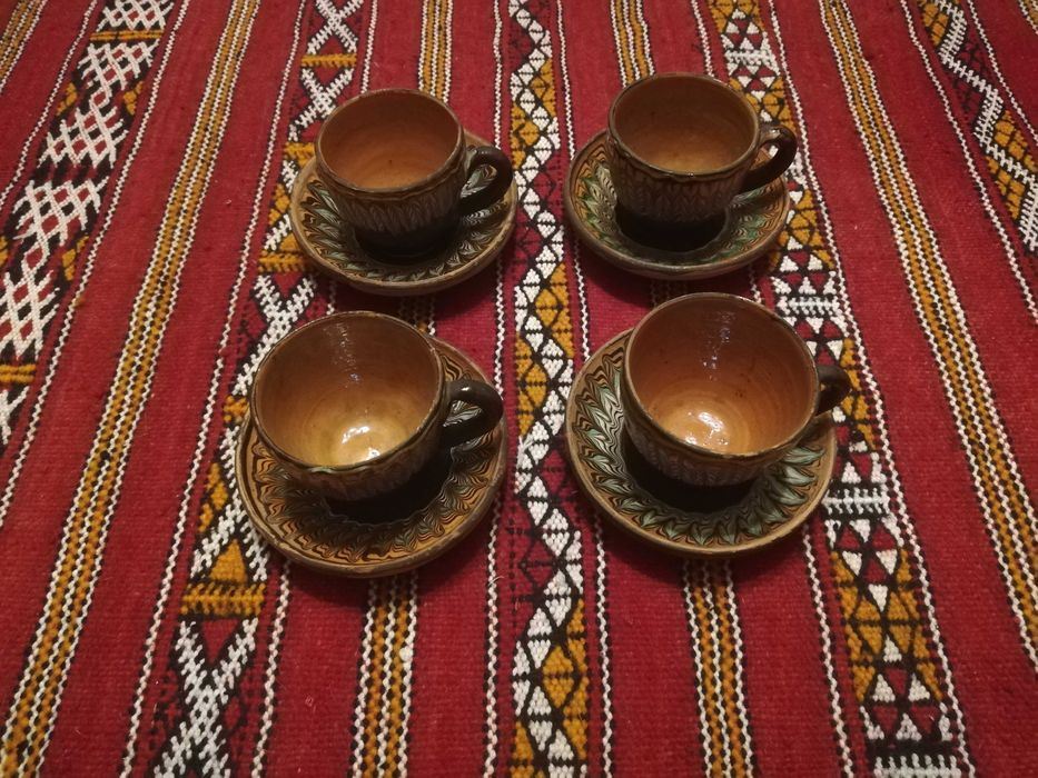 Set 4 cesti si farfurioare ceramice vechi de Horezu