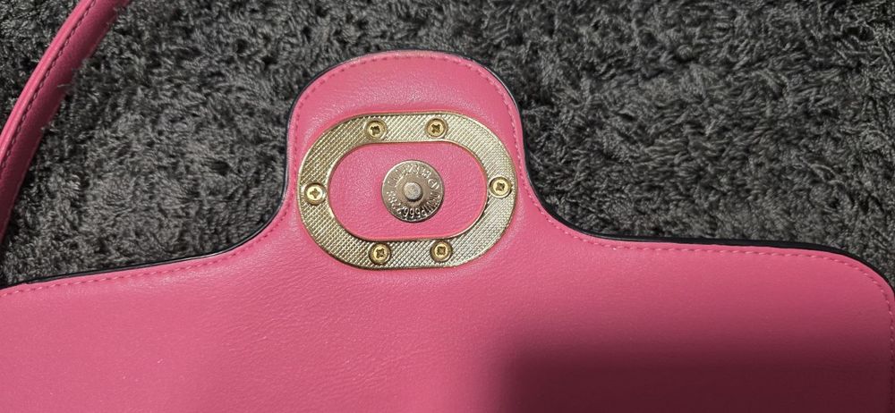 Нова.  Дамска оригинална  чанта  Gucci Petite GG / Interlocking G).
