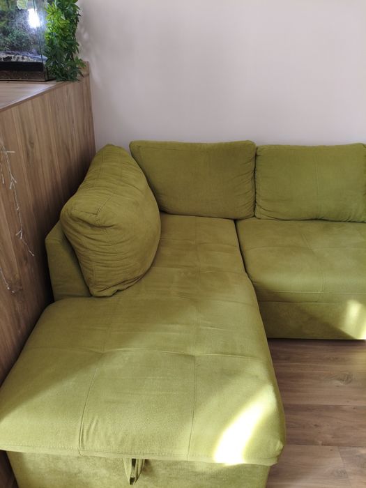 Ъглов диван зелен