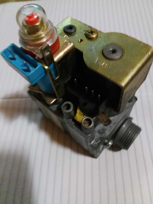 Vana gaz centrala termica Ariston UNO 24 mffi