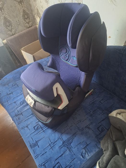 Продам автомобильное детское кресло