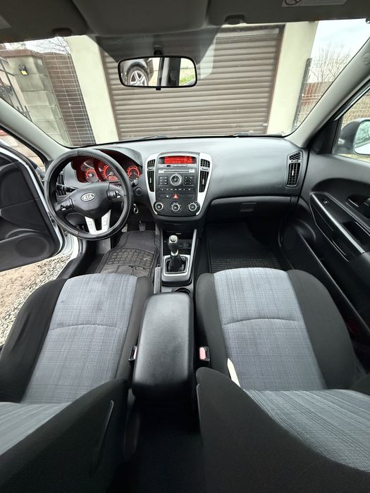 Vand masina Kia Ceed