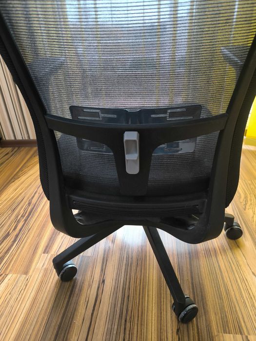 Директорски офис стол - с подарък