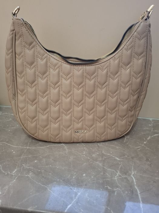 Продавам стилна дамска чанта тип "Hobo" - Mexx