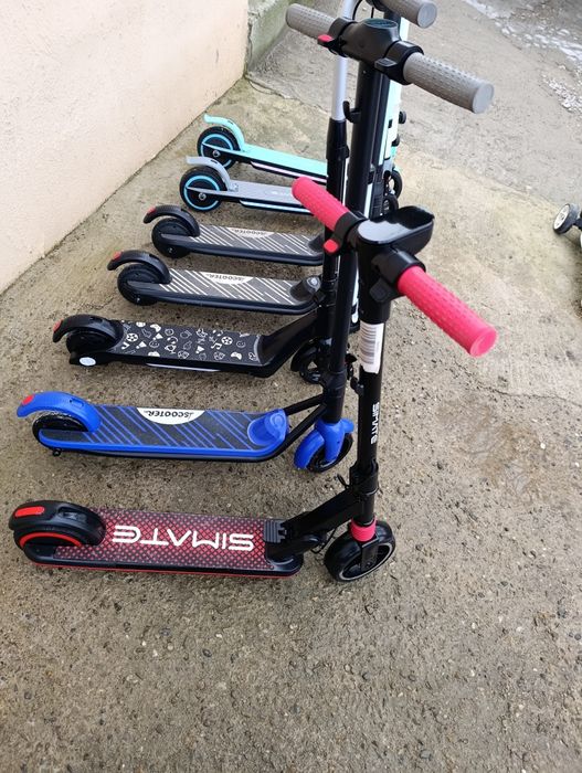 Vând trotinetă electrică copii cu vârsta de la patru ani.