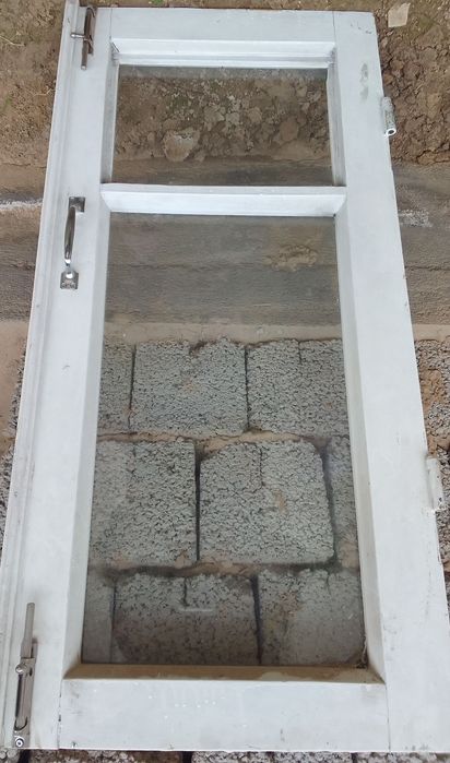 Деревянные двери и оконные рамы. Yaxshi sifatli taxta eshik va romlar.