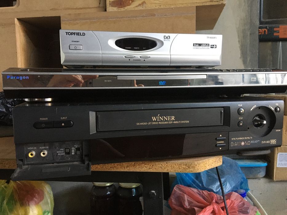 Видеомагнитофон Samsung, dvd плеео paragon, тюнер topfield