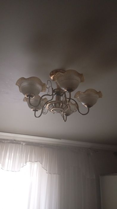 Продам  люстры в хорошем состоянии