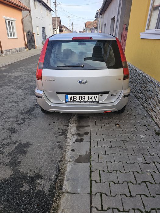 Vând Ford fusion