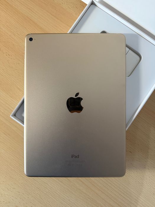 iPad Air 2, stare buna, pachet complet