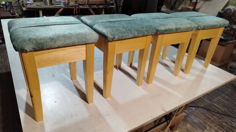 Табуретки мягкие, сосна