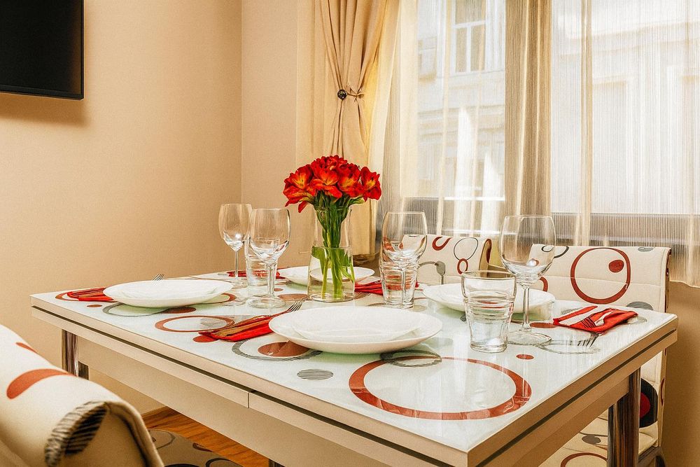 Дава се под наем Двустаен апартамент в Пловдив, Център - 85 кв.м за 698.19 € - Снимка #2