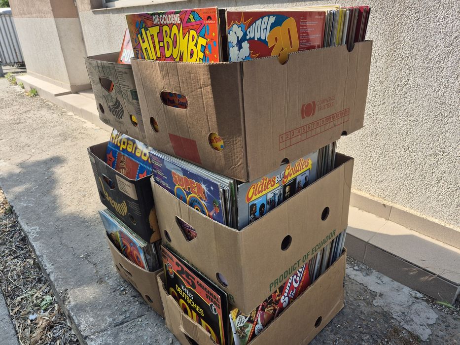 Vând Lot 500 Discuri Vinil colectie cu muzica usoara mixta