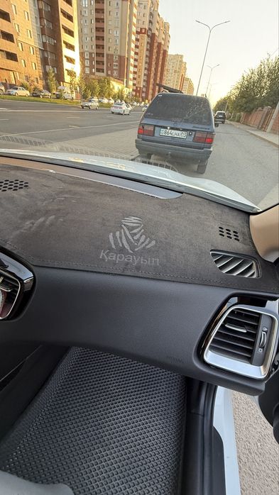 Накидки на панель авто