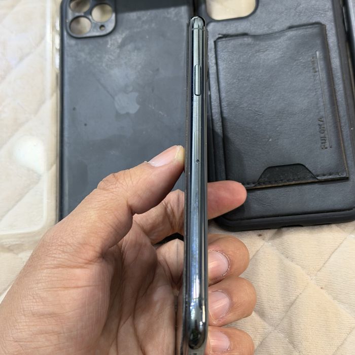 Продам айфон 11 pro max 256