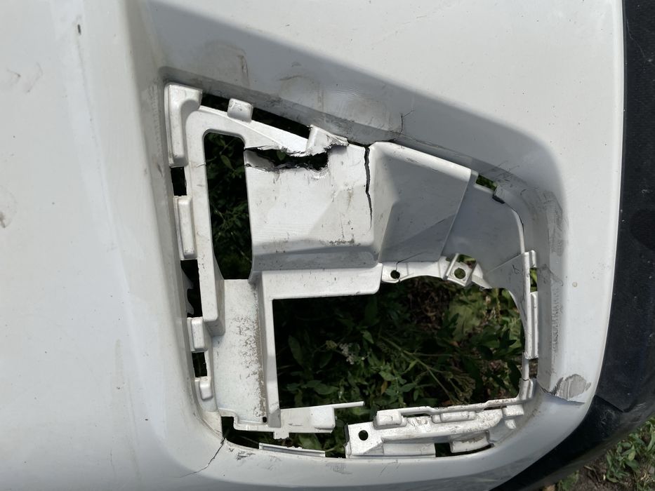 Продам передний бампер Subaru Forester 2022 г.в.