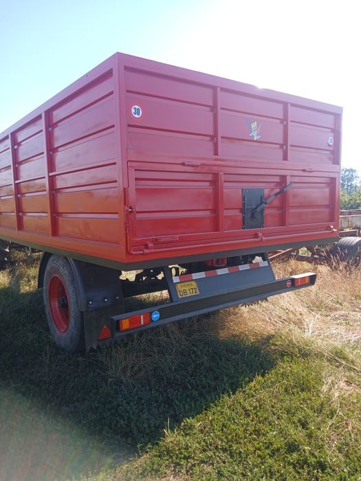 Remorca agricola basculabilă 8-9 tone