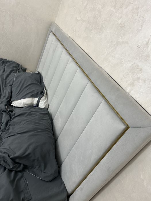 Двухспальная кровать