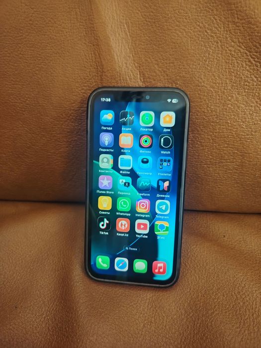 Айфон 12. 128 гигабайт