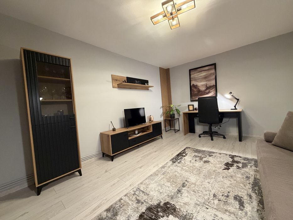 Apartament cu două camere Plopilor - locație excelentă, loc de parcare inclus