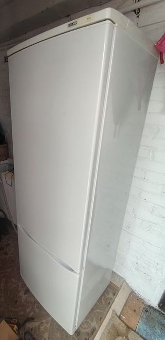 Продам холодильник 45000