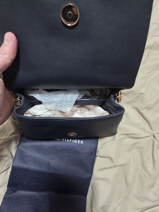 Geanta Tommy Hilfiger crossbody