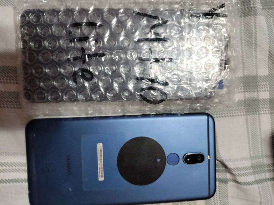 Продам samsung А5 и huawei mate 10 lite