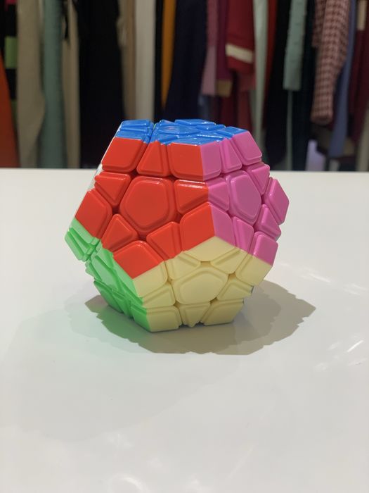 Кубик рубик мегаминкс